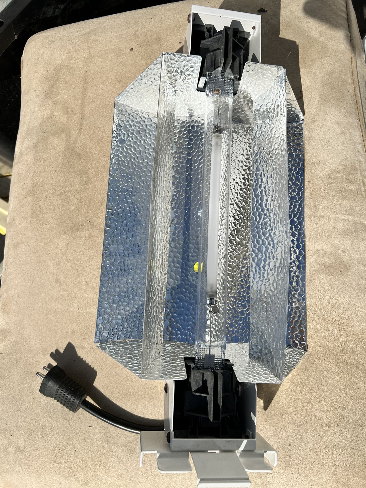 HYDROFARM LUMINAIRE SERIES - 1000 WATT LIGHTS