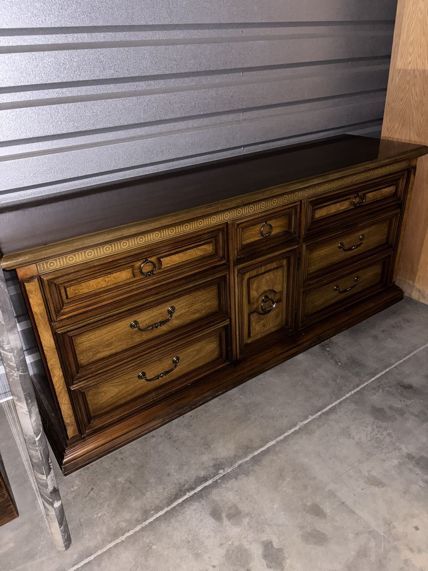 Stanley 6 Foot Dresser