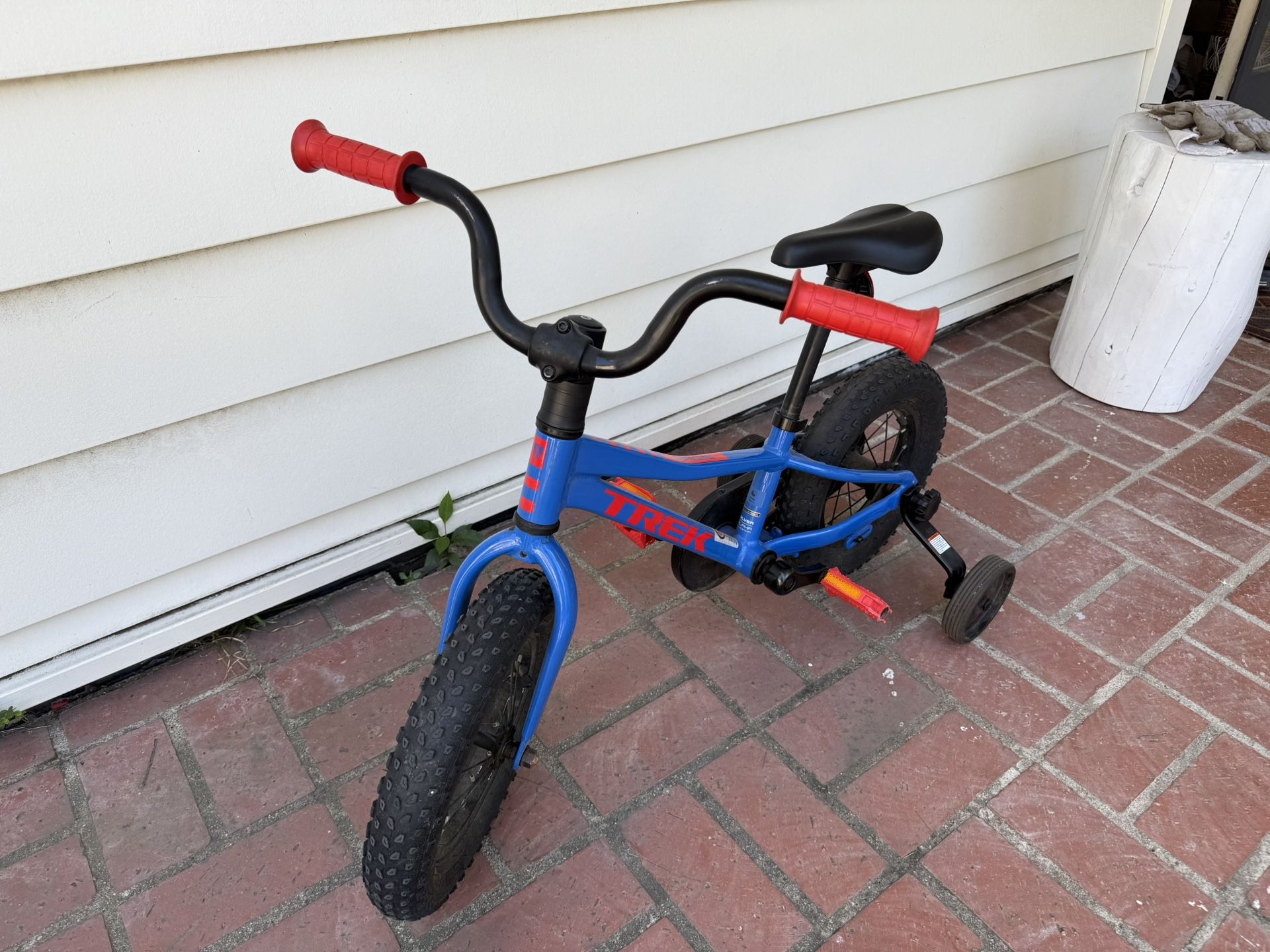 Kids Bike with training wheels - Trek Precaliber 12”