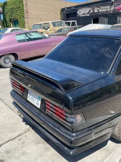 Black rear wing