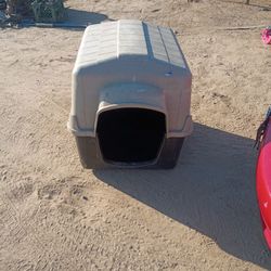 Full Size Dog House