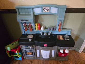Play kitchen