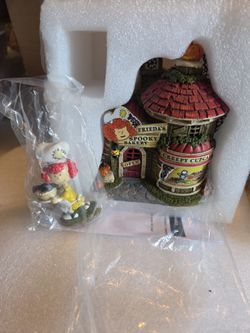 Peanuts Frieda's Spooky Bakery Halloween Village Figurine