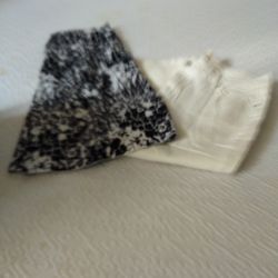 SIZE XL SKIRT MULTI & White Capris Size 16