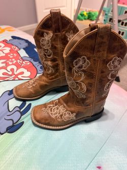 Girl boots size 12 c