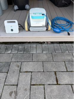 Maytronics Active 10 Above Ground pool cleaner