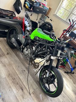 Zx6r stunt build