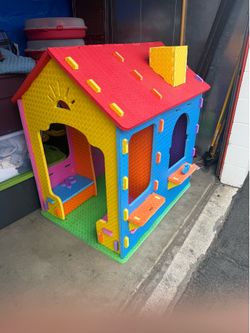 Foam playhouse