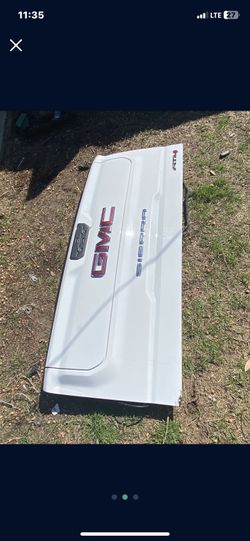 2022 GMC Sierra Tailgate
