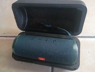 Flex5 it' comes with case and works perfectly