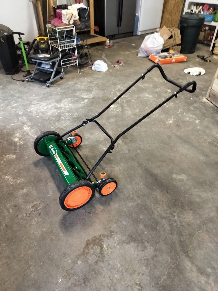 Scott's Classic 20 Inch Reel Mower