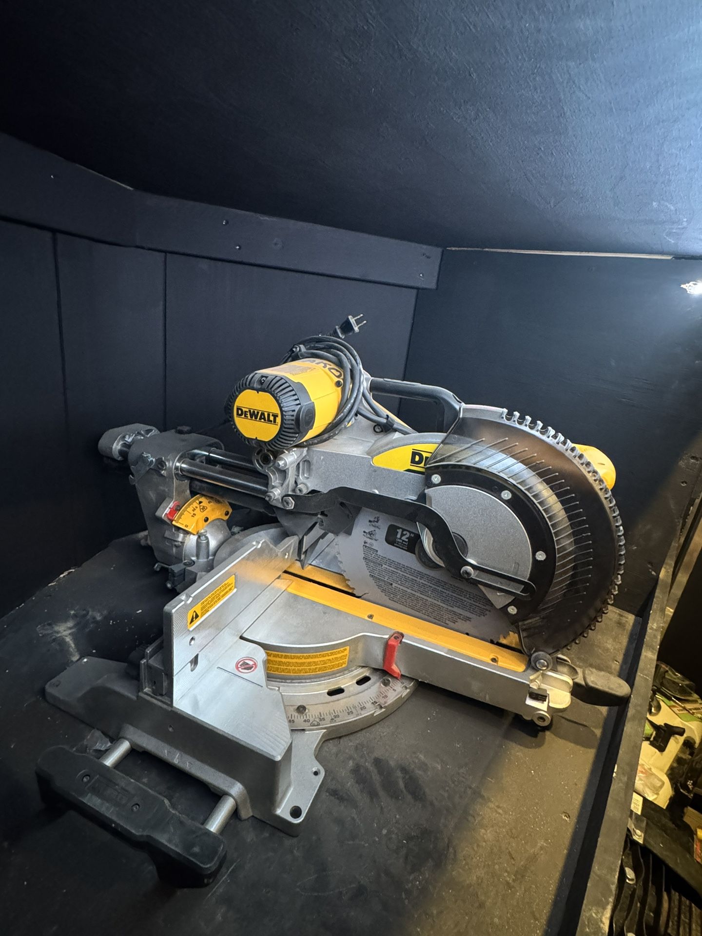 12" Double Bevel Compound Sliding Miter Saw