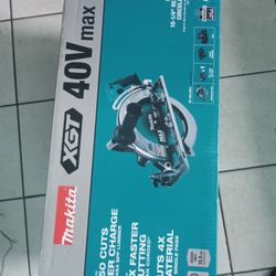 Makita
40V Max XGT Brushless Rear Handle 10-1/4 in. Circular Saw Kit, AWS Capable (4.0Ah)