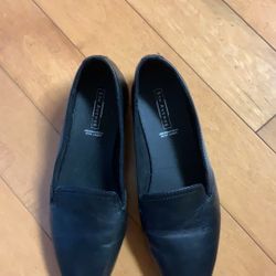 Womans Leather Shoes Slip Ons Size 7  -37 Brand New