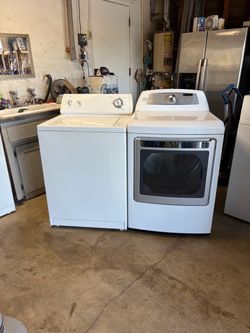 Washer and gas dryer in very good working condition, delivery is available,30day warranty, ablo espanol.