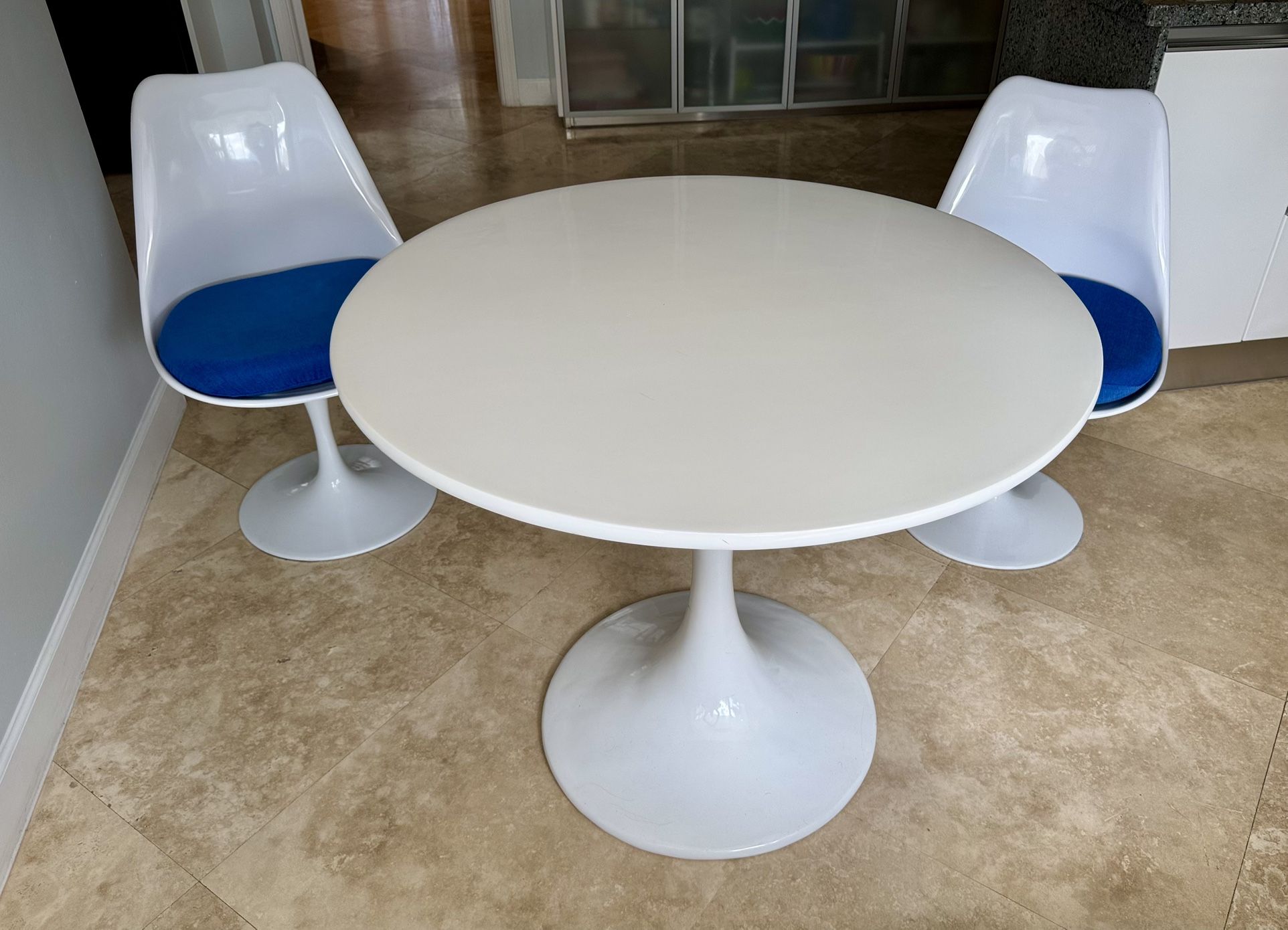 Beautiful 36” White Tulip Table With 2 Chairs