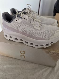 ON / WOMEN'S SHOES/ SIZE 9