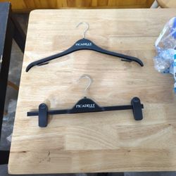 1,000 Plastic Hangers for $10