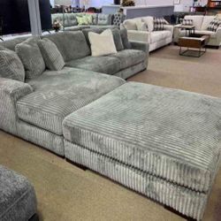 Lindyn Fog 3-Piece Sectional with Ottoman