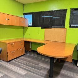 Executive Desk And File Cabinet 