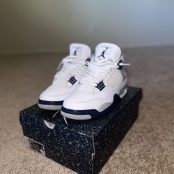 Jordan 4 Retro “Midnight Navy” Size 10 (FINAL PRICE)