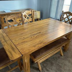 Dining Room Table/Chairs/Bench And Hutch Willing To Negotiate Price *Make An Offer*