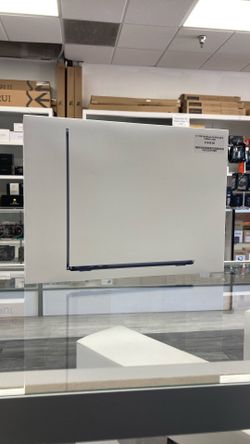 13” MacBook Air W/ M5 Chip 16gb/512gb