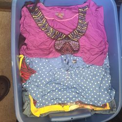 Bundle Of M-XL Women's Clothes Lots $15