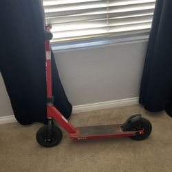 Razor Dirt Scooter In Great Shape 