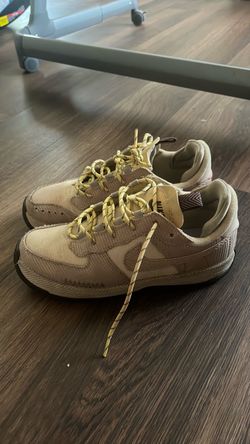 Nike Low-Top Sneakers Tan/Beige