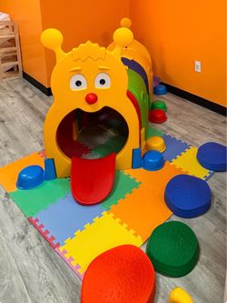 Kids Caterpillar Crawl Tunnel Play Set