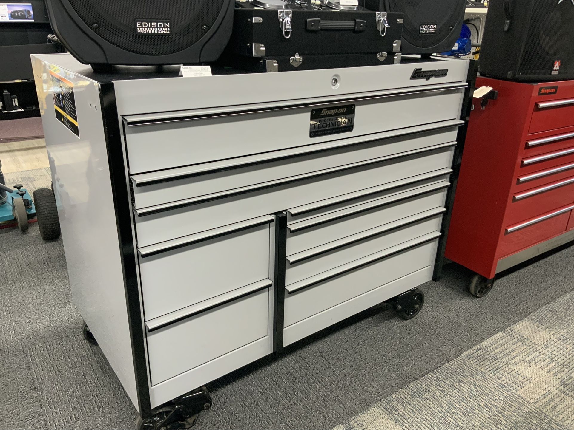 SNAP-ON 54" Nine-Drawer Double-Bank Masters Series Roll Cab with PowerDrawer and SpeeDrawer