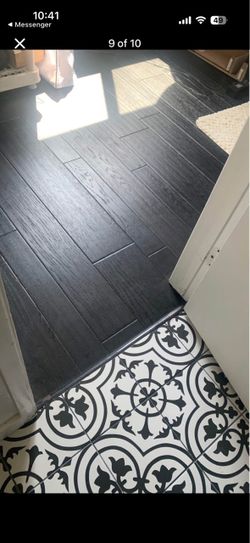 Mohawk hardwood flooring Oak Cognac Model# 32432-05. New. 700 SF
