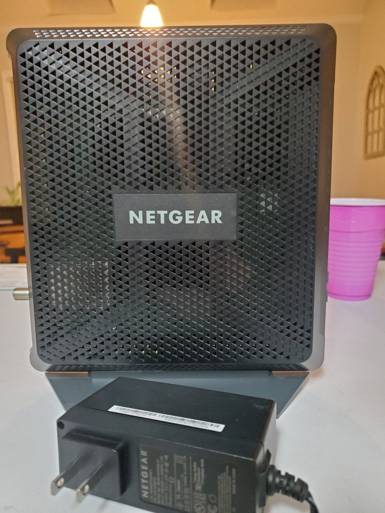 NETGEAR AC1900 Cable Modem Router