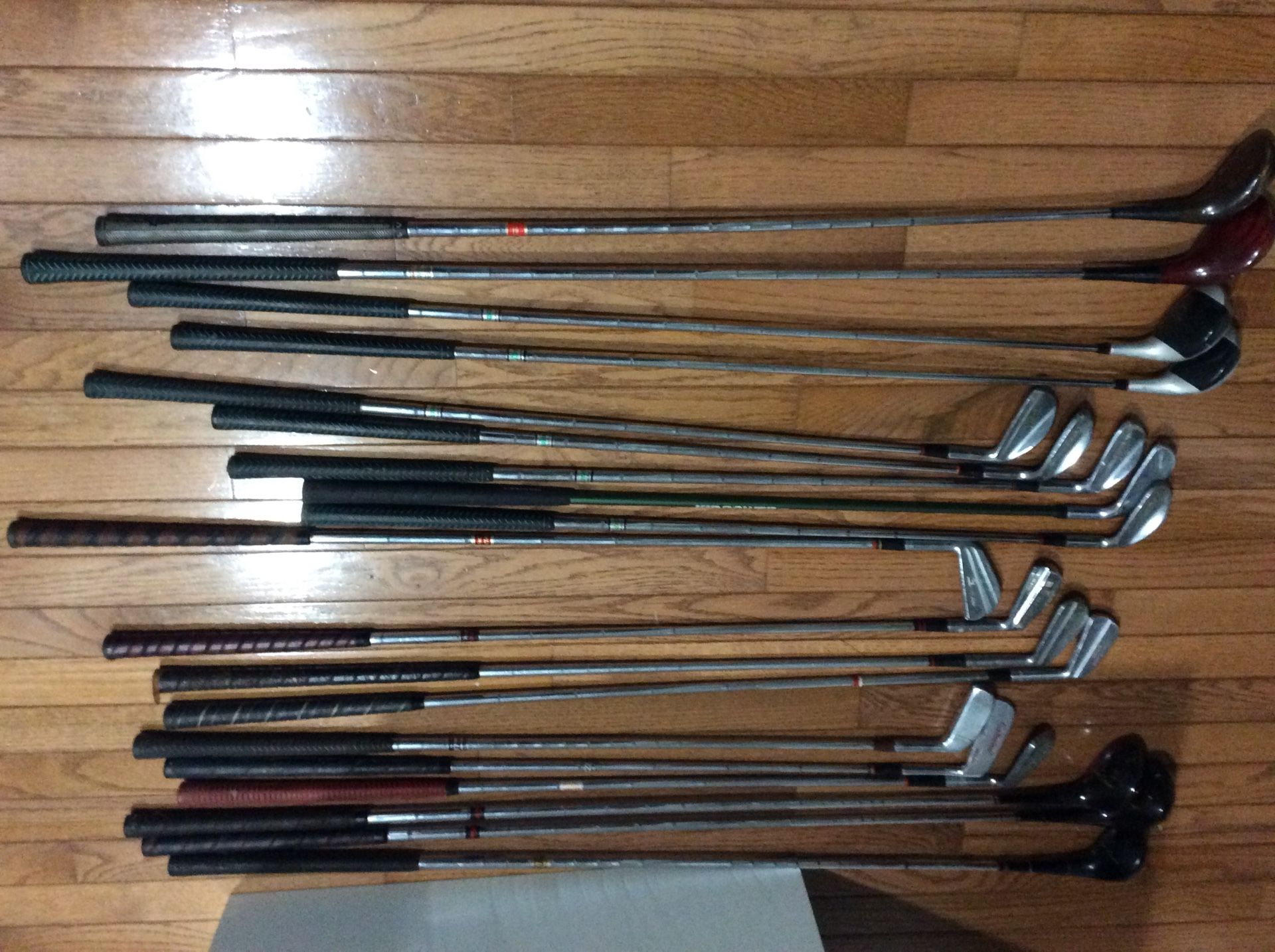 19 piece Vintage Golf Clubs