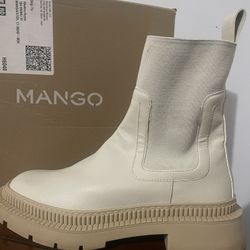 Women Boots Basicallt Brand New