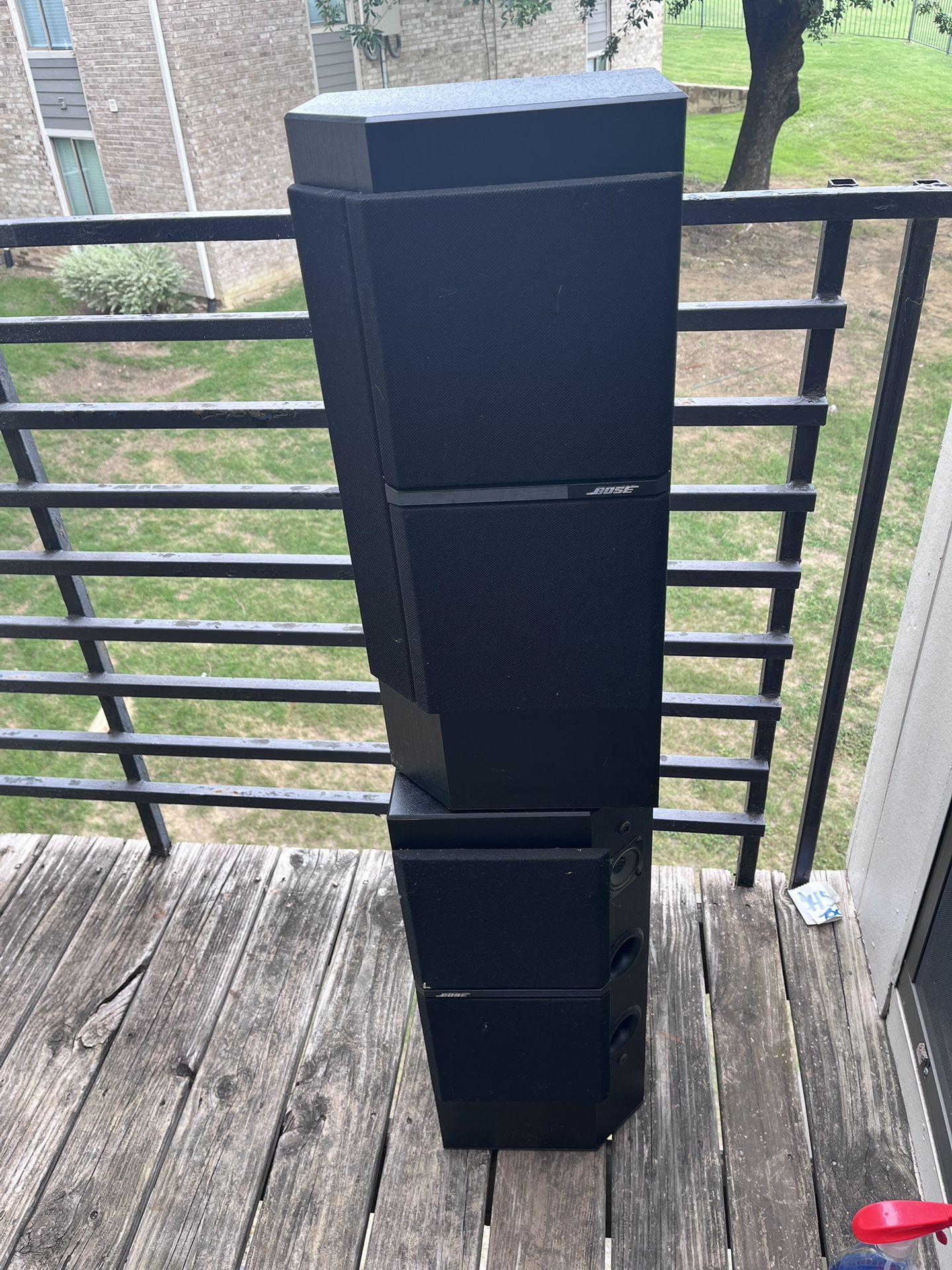 Bose Speakers 4001. Pair. (2). Good Condition