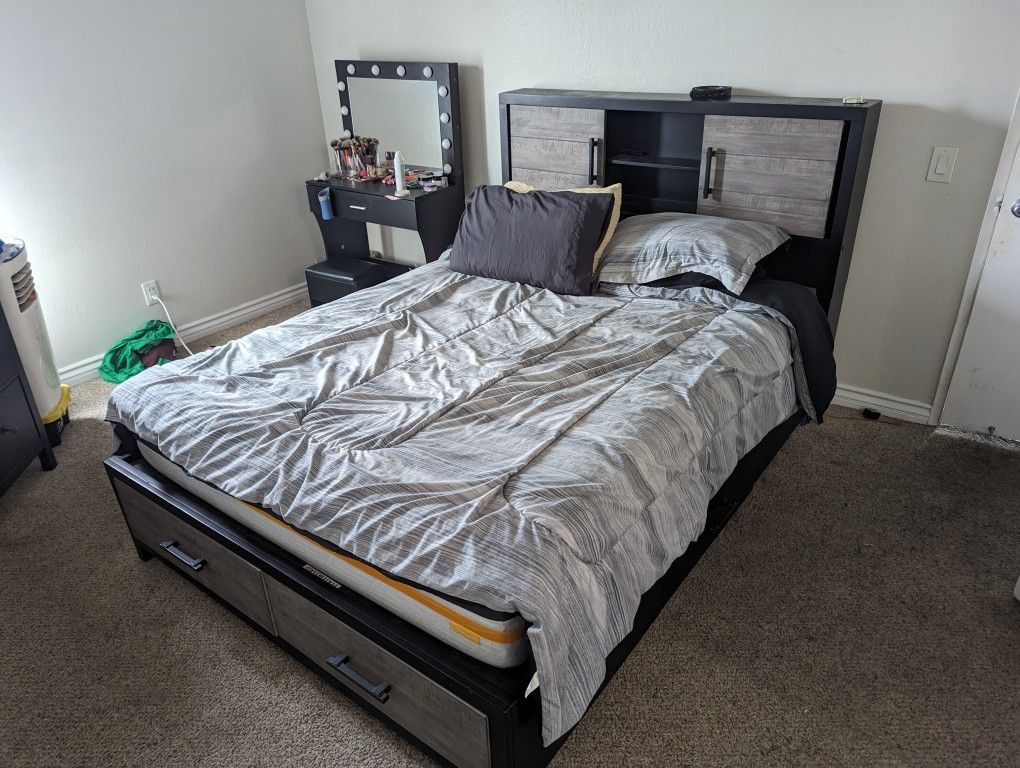 Queen Size Bed And Bed