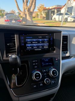 Toyota sienna 2017