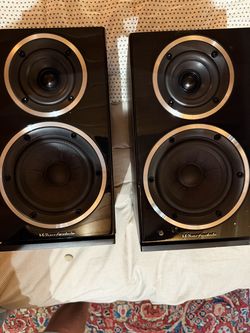 Wharfedale Diamond 220 Bookshelf Speakers — Pair