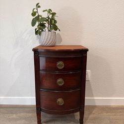 DEFINITIVE nightstand - 3 drawers - mahogany - chippendale - end table - delivery available