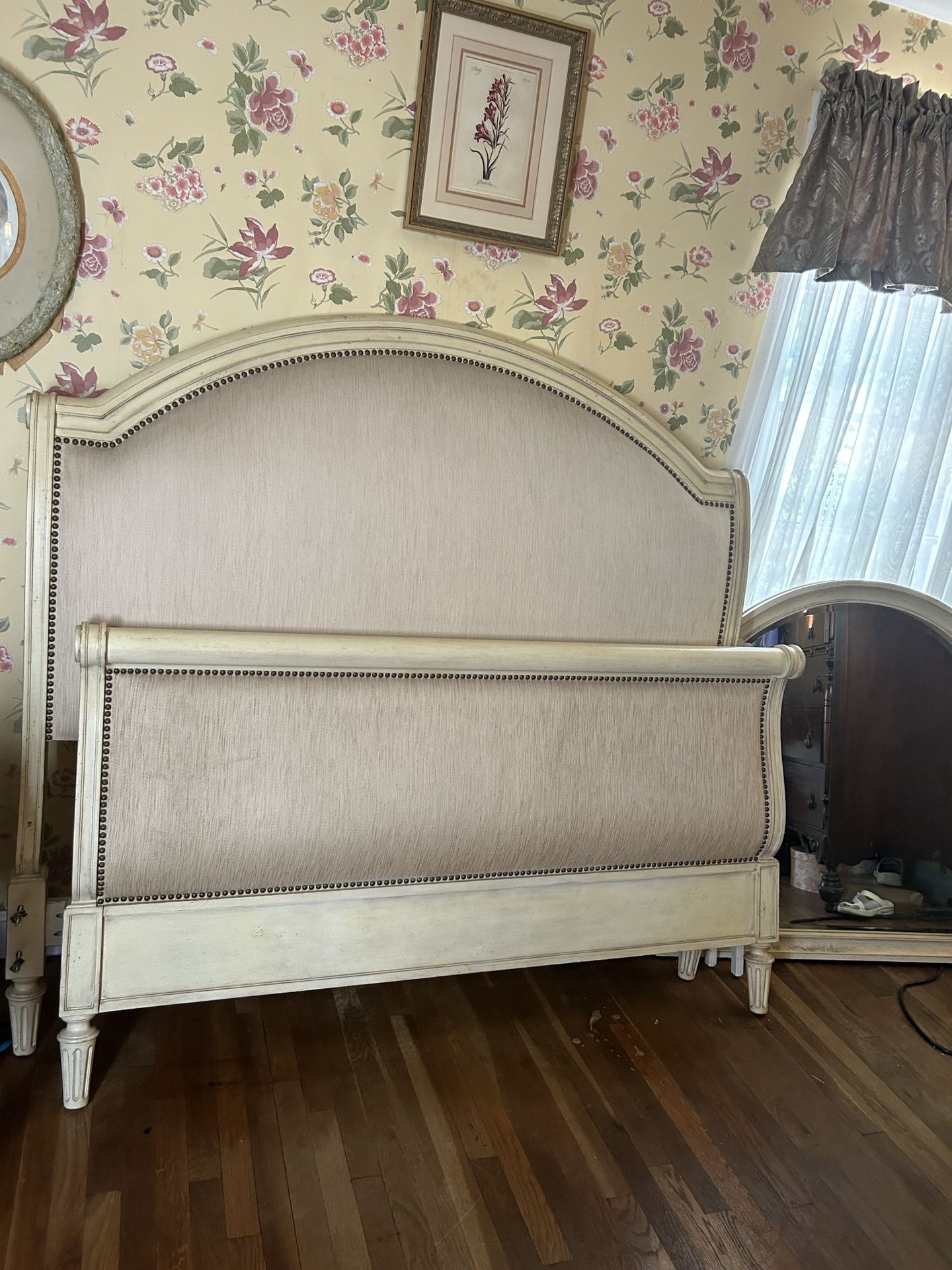 A.R.T. Furniture Queen Bedroom Set