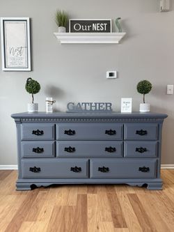✨🩶Beautiful Solid Oak Dresser🩶✨