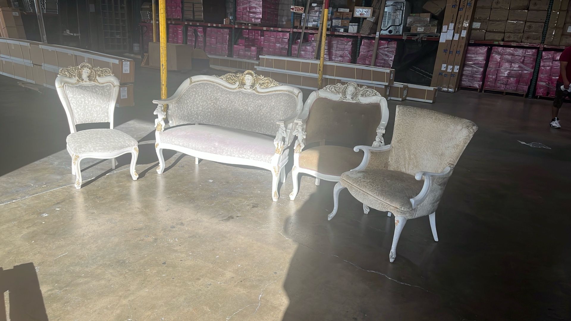 VINTAGE FURNITURE 