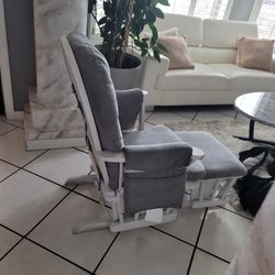 Rocking Chair White ,grey Cushons,ottoman Included