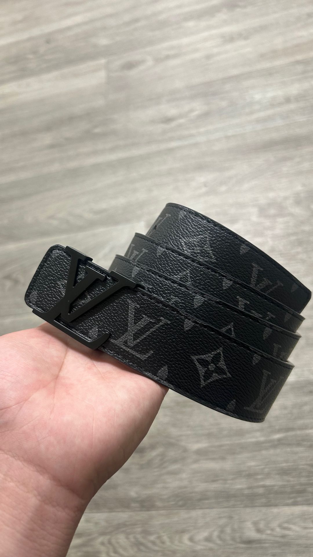Loui Vuitton Belt