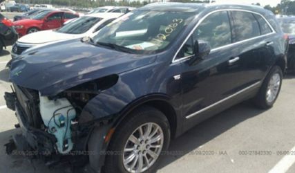 2017 Cadillac xt5 parts $$$ salvage total loss,bad broken motor, good body parts.