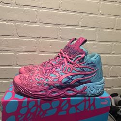 Lamelo Ball (MB.04) Iridescent Size 11.5