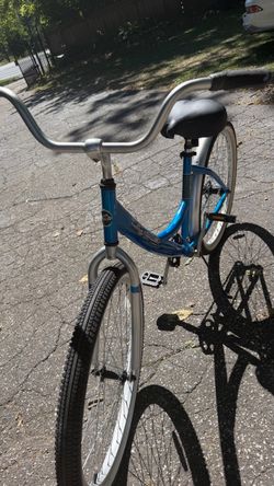 La Jolla Cruiser Bike Blue and Silver