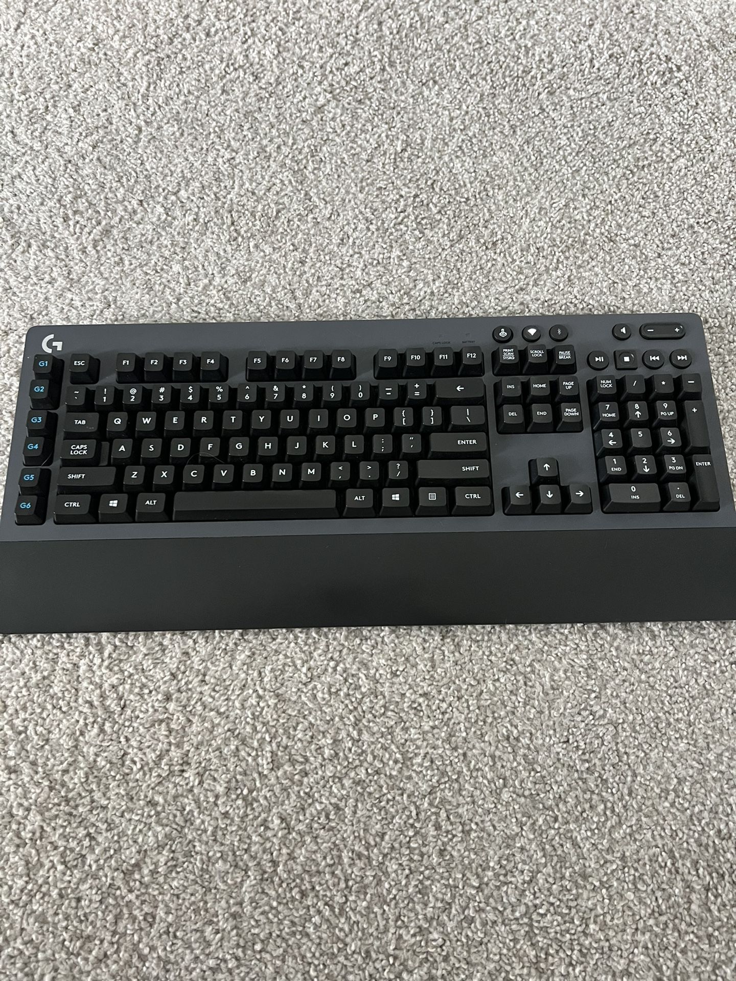 Wireless Logitech Gaming Keyboard